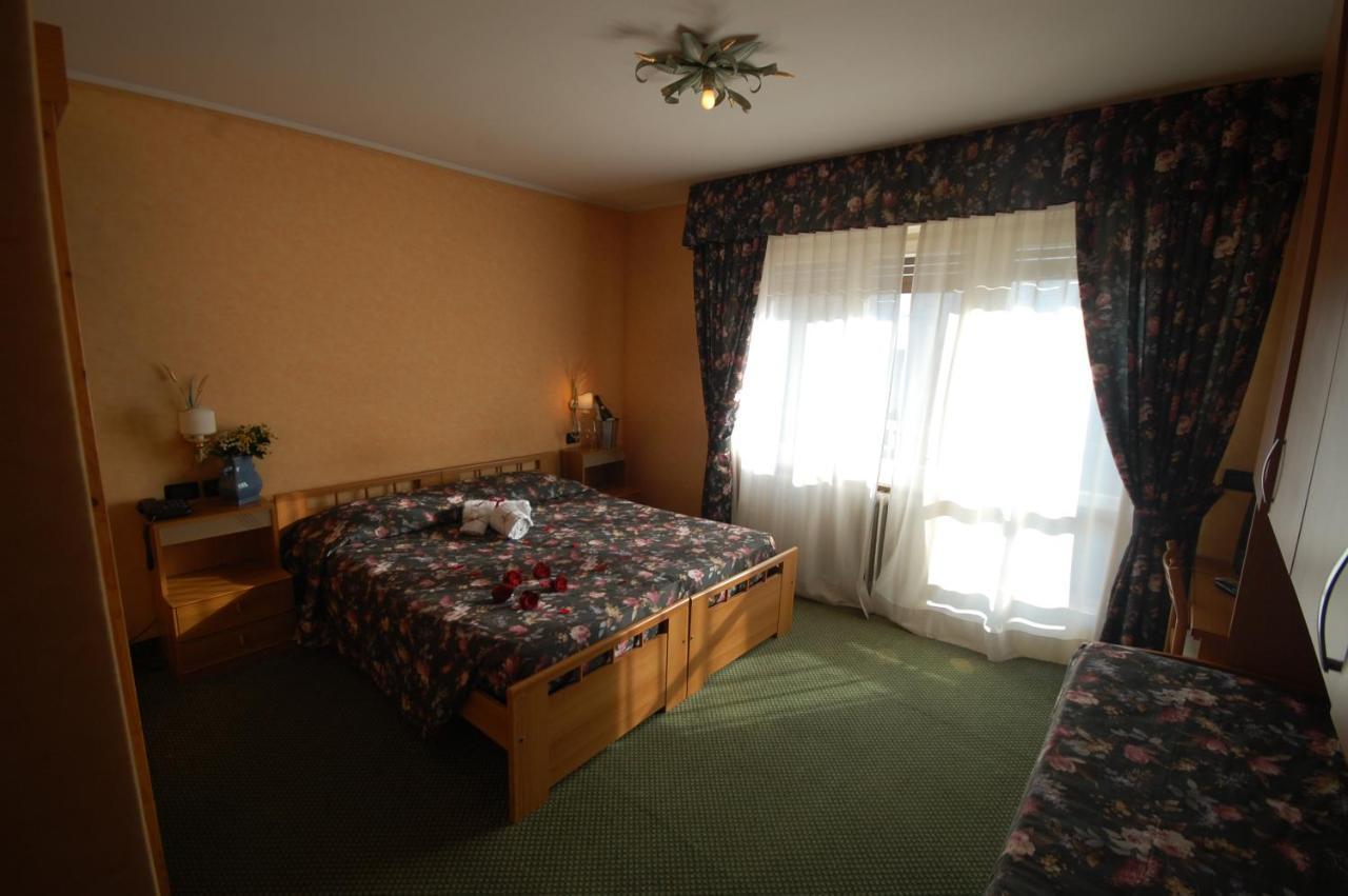 Chalet Fiocco Di Neve Pinzolo Eksteriør billede