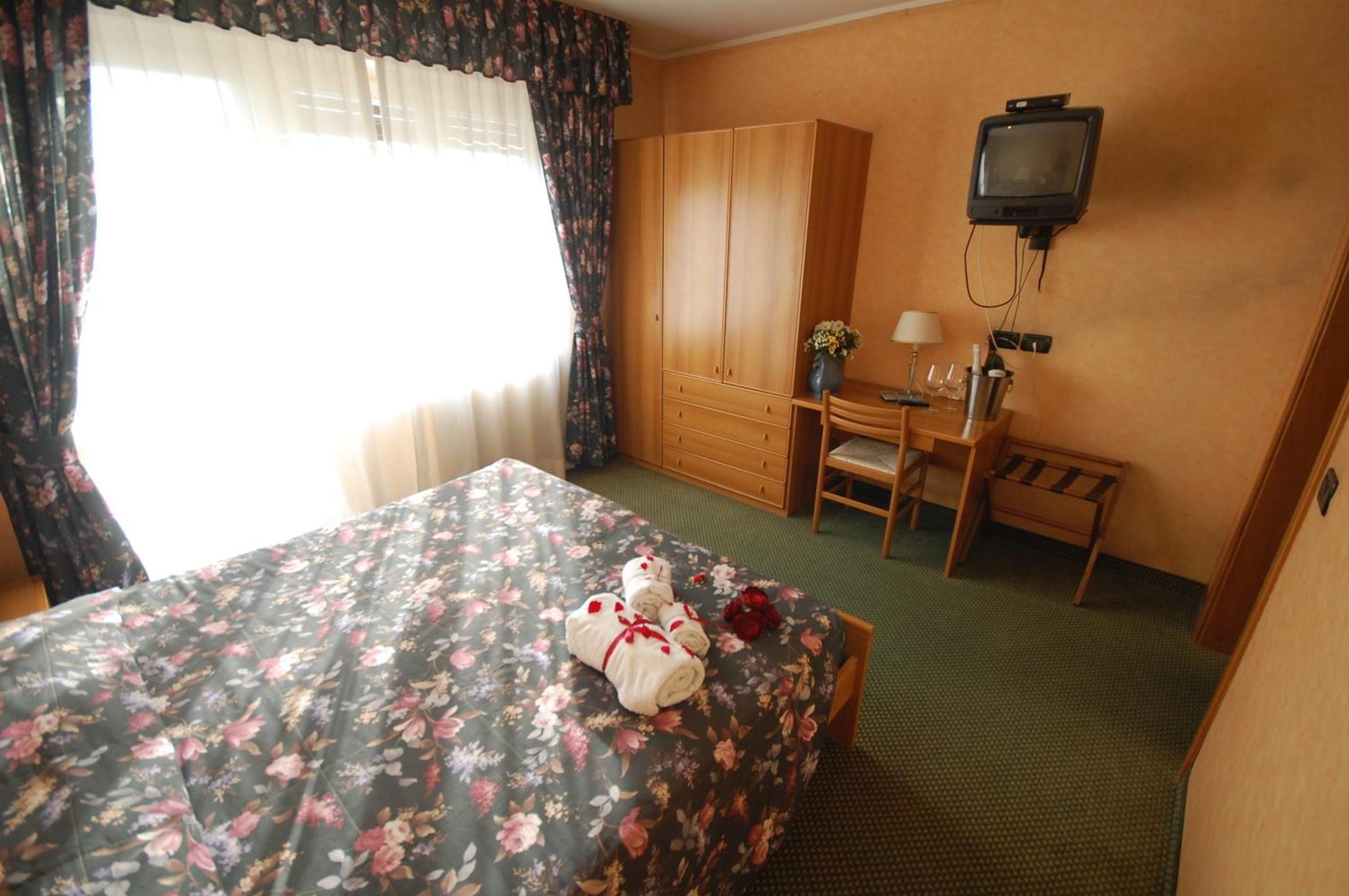 Chalet Fiocco Di Neve Pinzolo Værelse billede