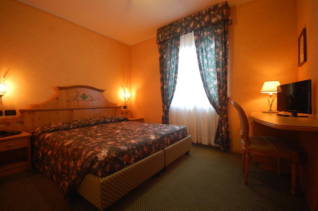 Chalet Fiocco Di Neve Pinzolo Eksteriør billede